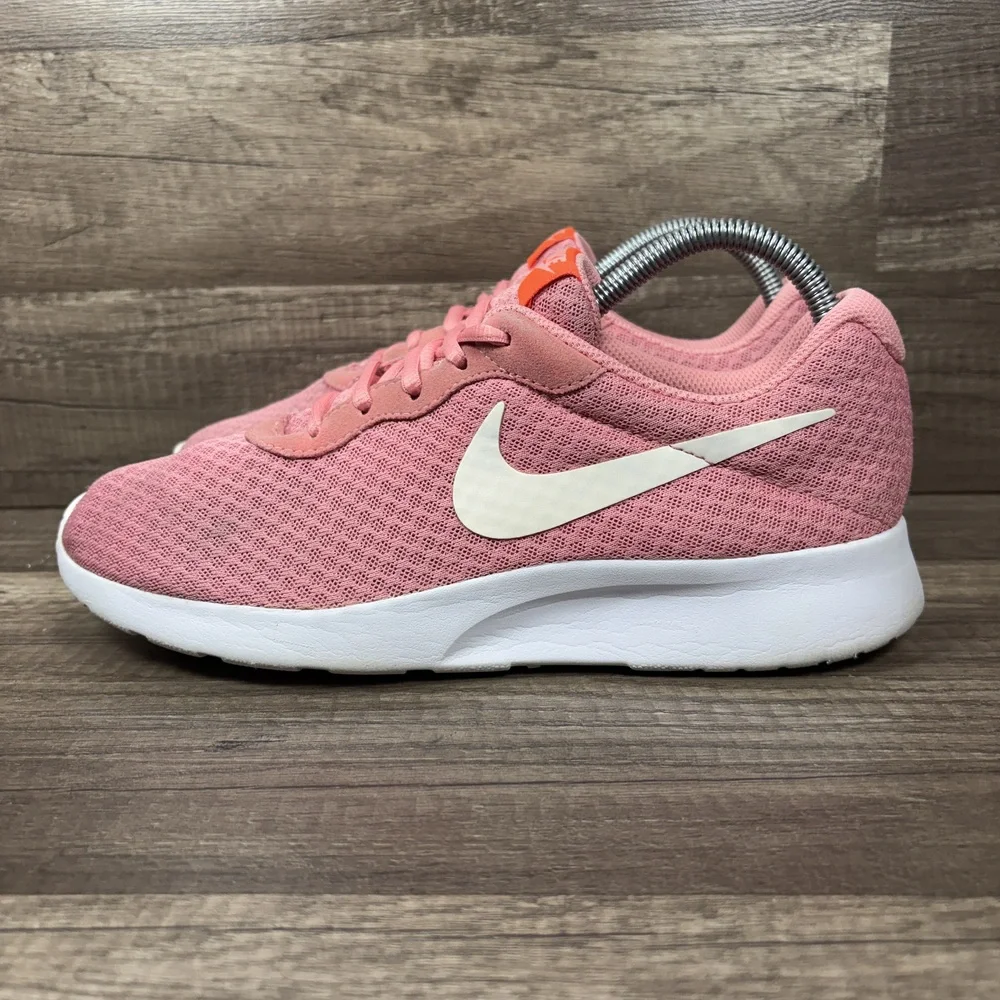 Nike Tanjun Pink Womens US Size 9 EUR 40.5 812655-600 Running Shoes